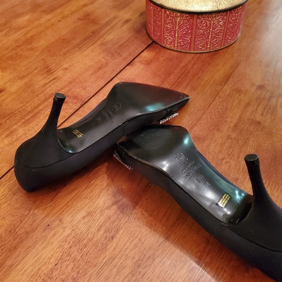 Shoes - Picture 1 of 4